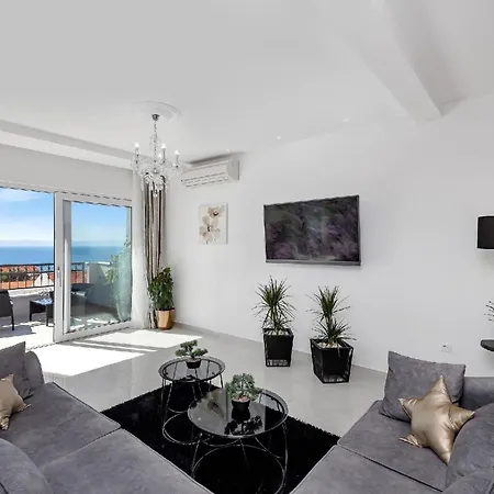 Schoene In Zelenka Mit Grosser Terrasse Appartement