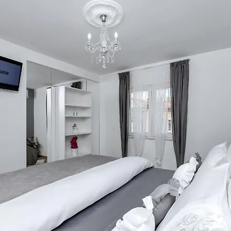 Schoene In Zelenka Mit Grosser Terrasse Appartement *