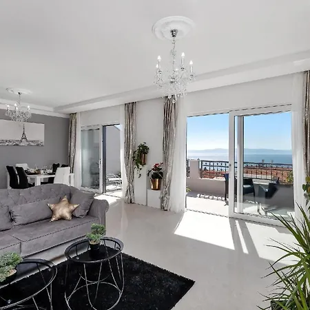 Schoene In Zelenka Mit Grosser Terrasse Appartement Makarska